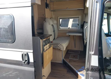 2017 Ram Promaster 2500 High Roof 159 Wb z USA, uszkodzony, nr VIN 3C6TRVDG3HE505659